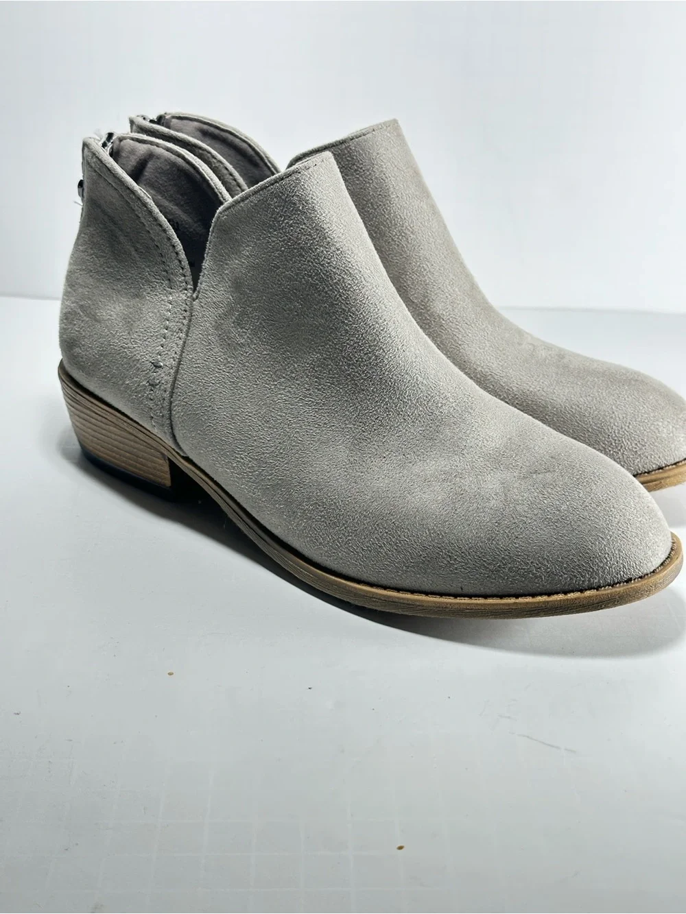 Journee Collection Livvy Gray 9W Faux Suede Ankle Booties Rear Zipper